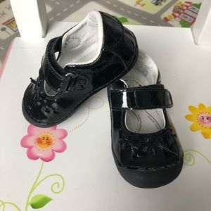 Stride rite toddler girl shoes in size 5W